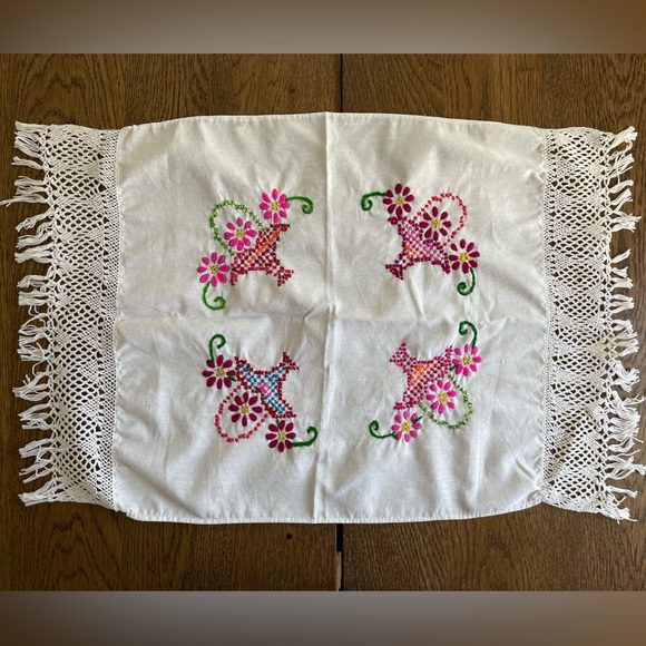 Handmade Other - Flowers in a Basket Embroidered Cloth Napkin Tortilla Warmer Servilleta